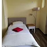 & * 布劳恩拉格