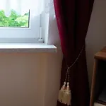 旅馆 & *