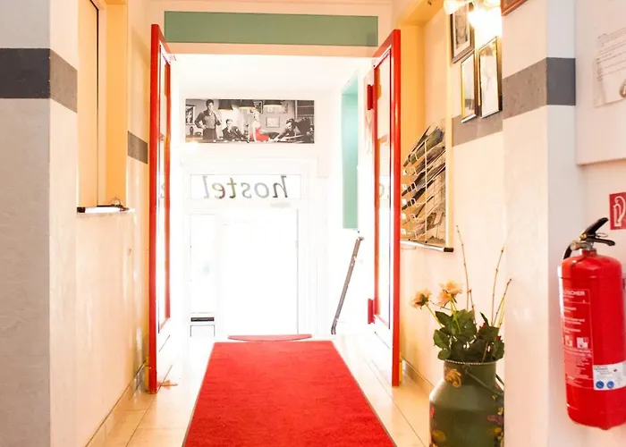 & * Браунлаге