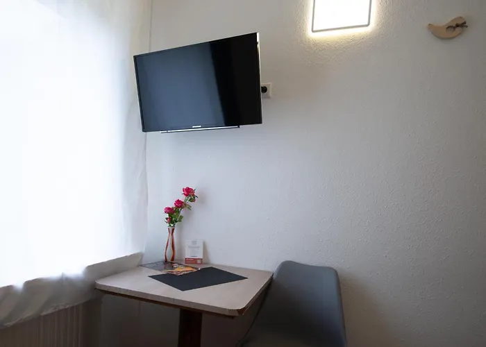 & * Браунлаге